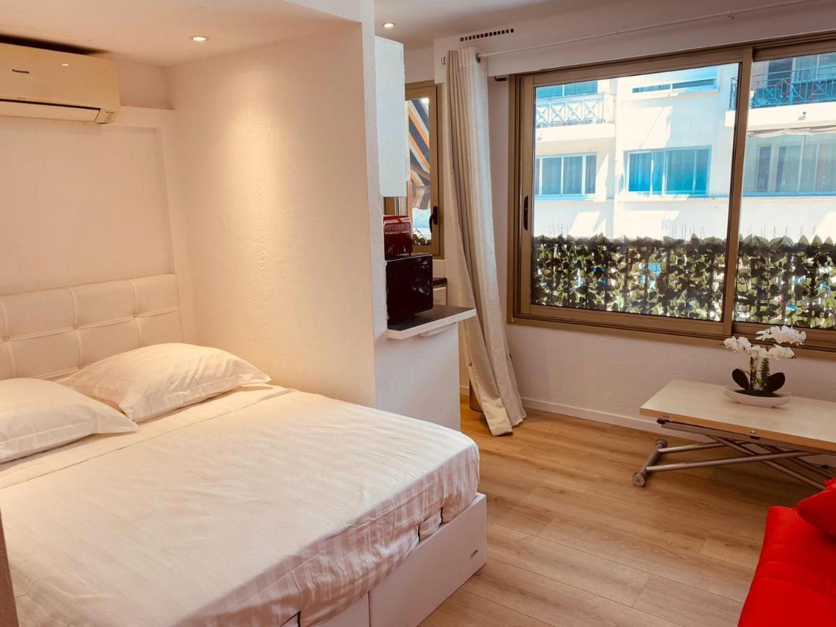 Cannes Martinez Croisette Beach 50M Esterno foto